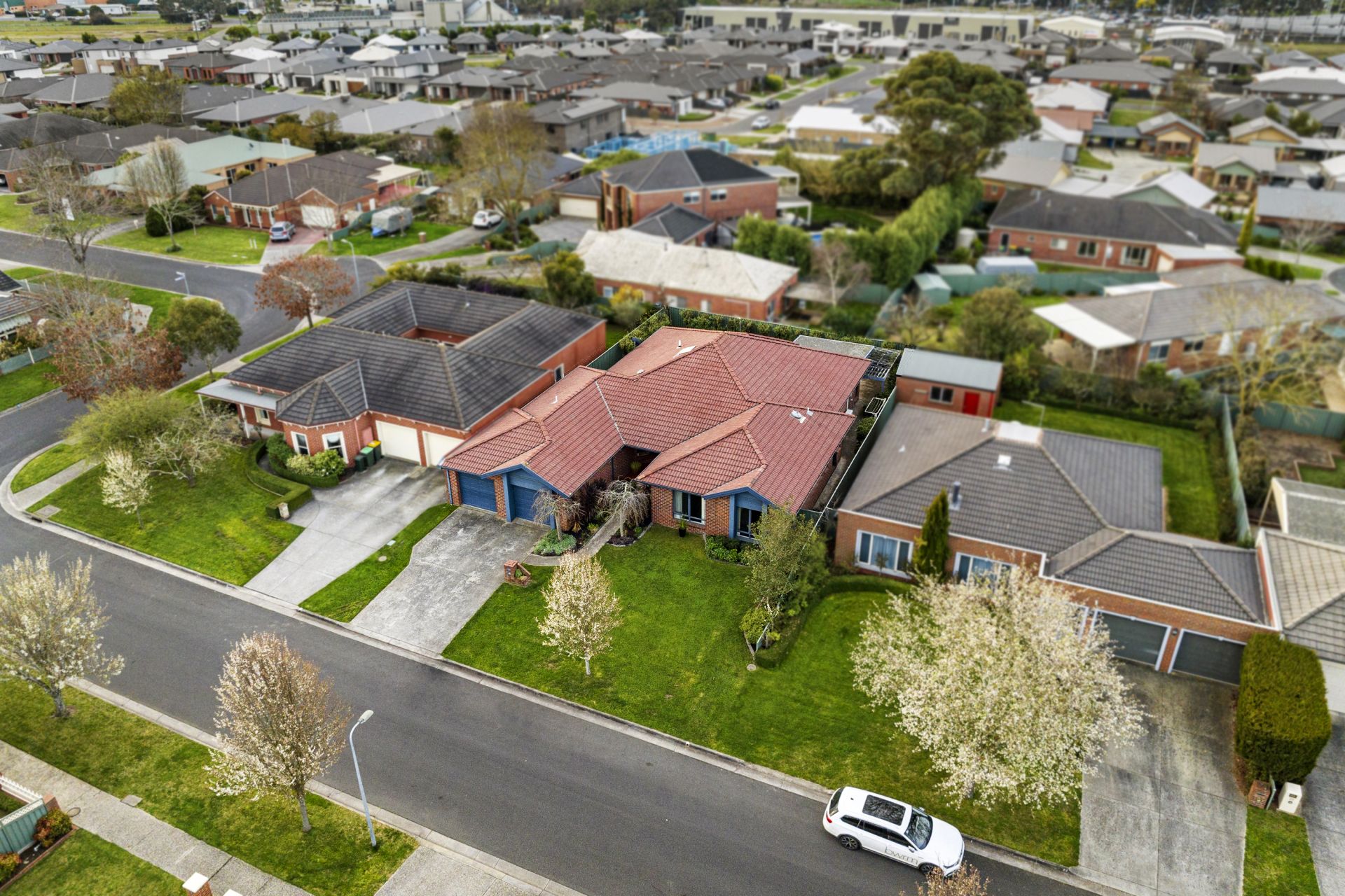24 St Swindons Avenue, Lake Gardens, Lake Gardens - Thumbnail 2