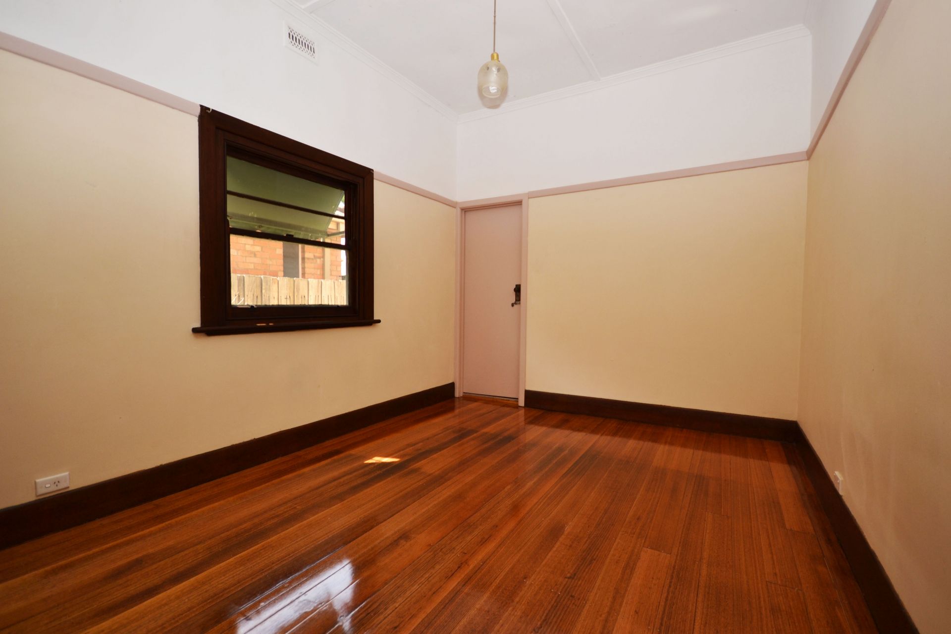 A PLACE TO CALL HOME AND READY FOR YOU TO MOVE INTO NOW!