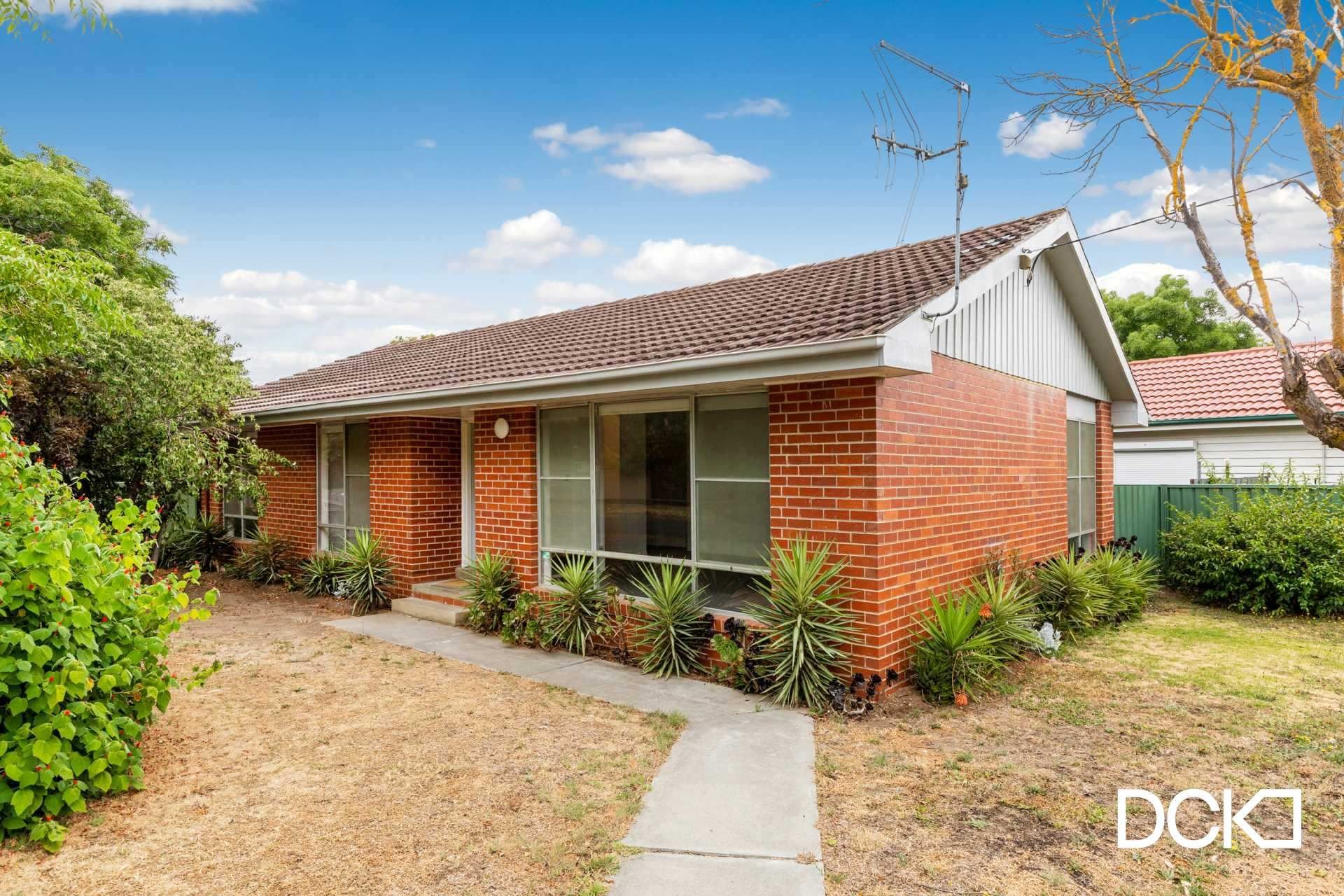 35 College Crescent, Flora Hill DCK Real Estate