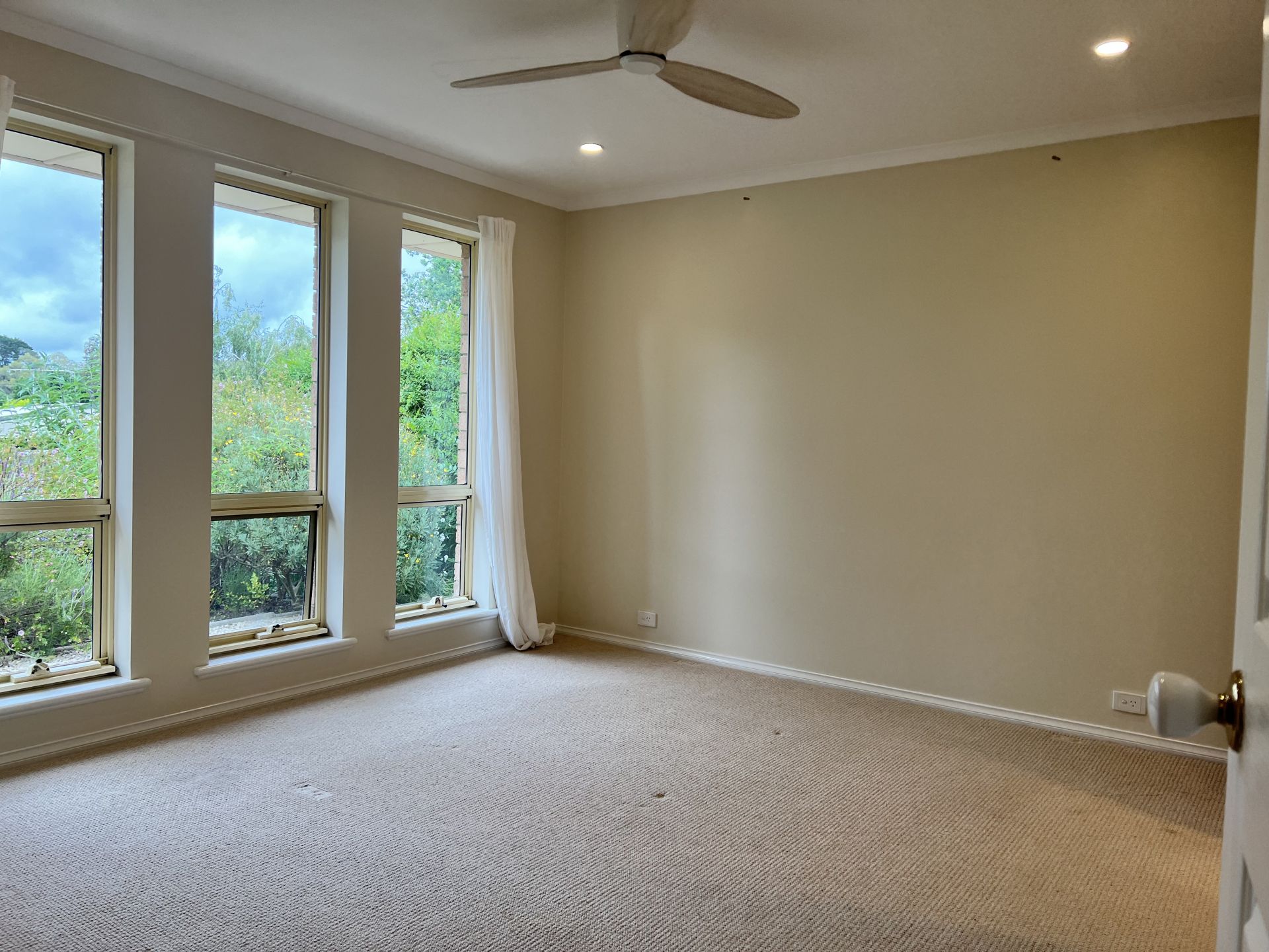 4 Lisa Court, Macclesfield Adcock Real Estate