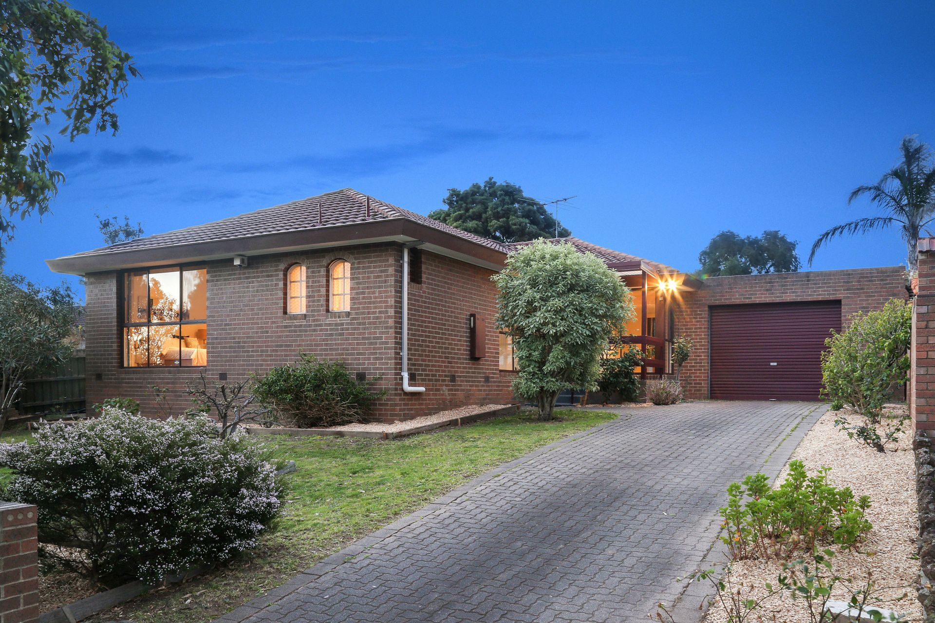 Real Estate For Sale 20 Mayfield Drive Mill Park , VIC