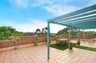 Huge Entertainers Terrace