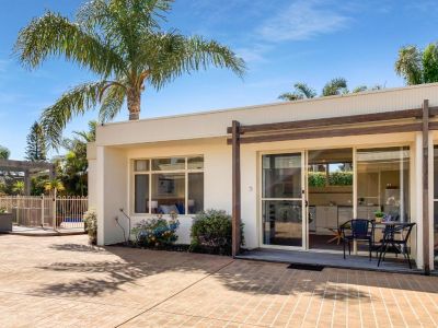 SEASHELLS APARTMENTS MERIMBULA - FREEHOLD HOLIDAY COMPLEX FOR SALE - SOUTH COAST