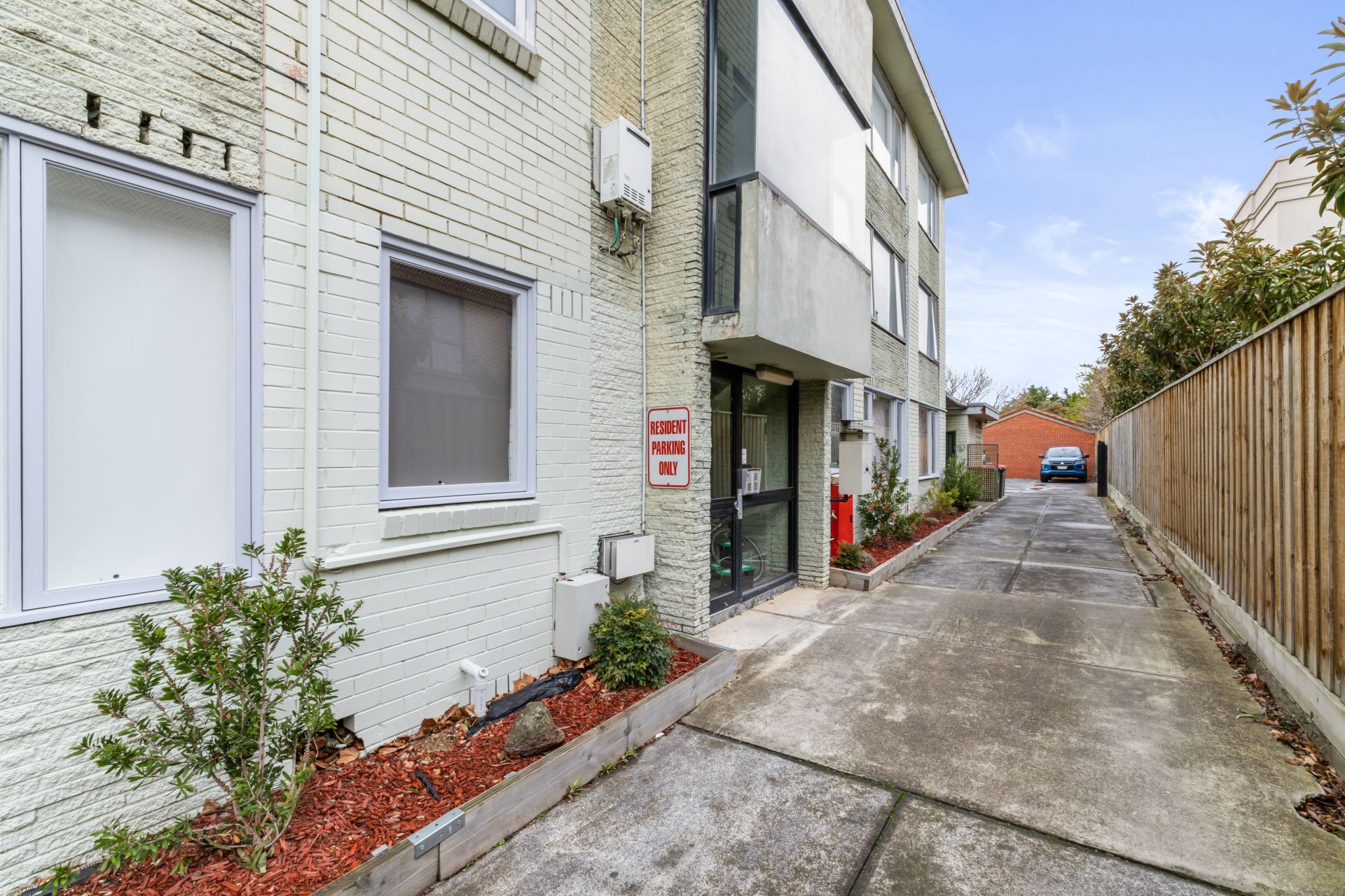 Freshly Updated Apartment in Prime Essendon Location
