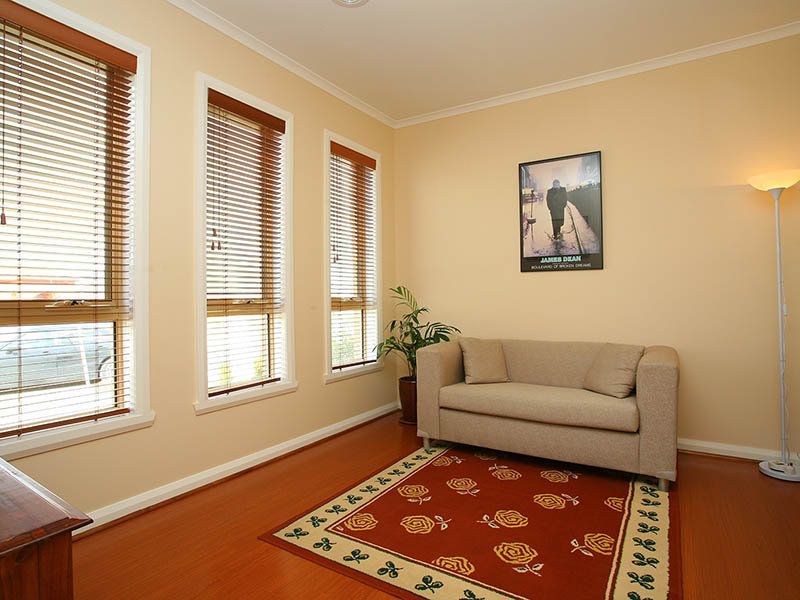 26 Drummond Street, Caroline Springs - Thumbnail 4