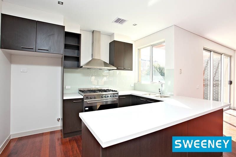 35C Myrtle Grove, Altona - Thumbnail 2