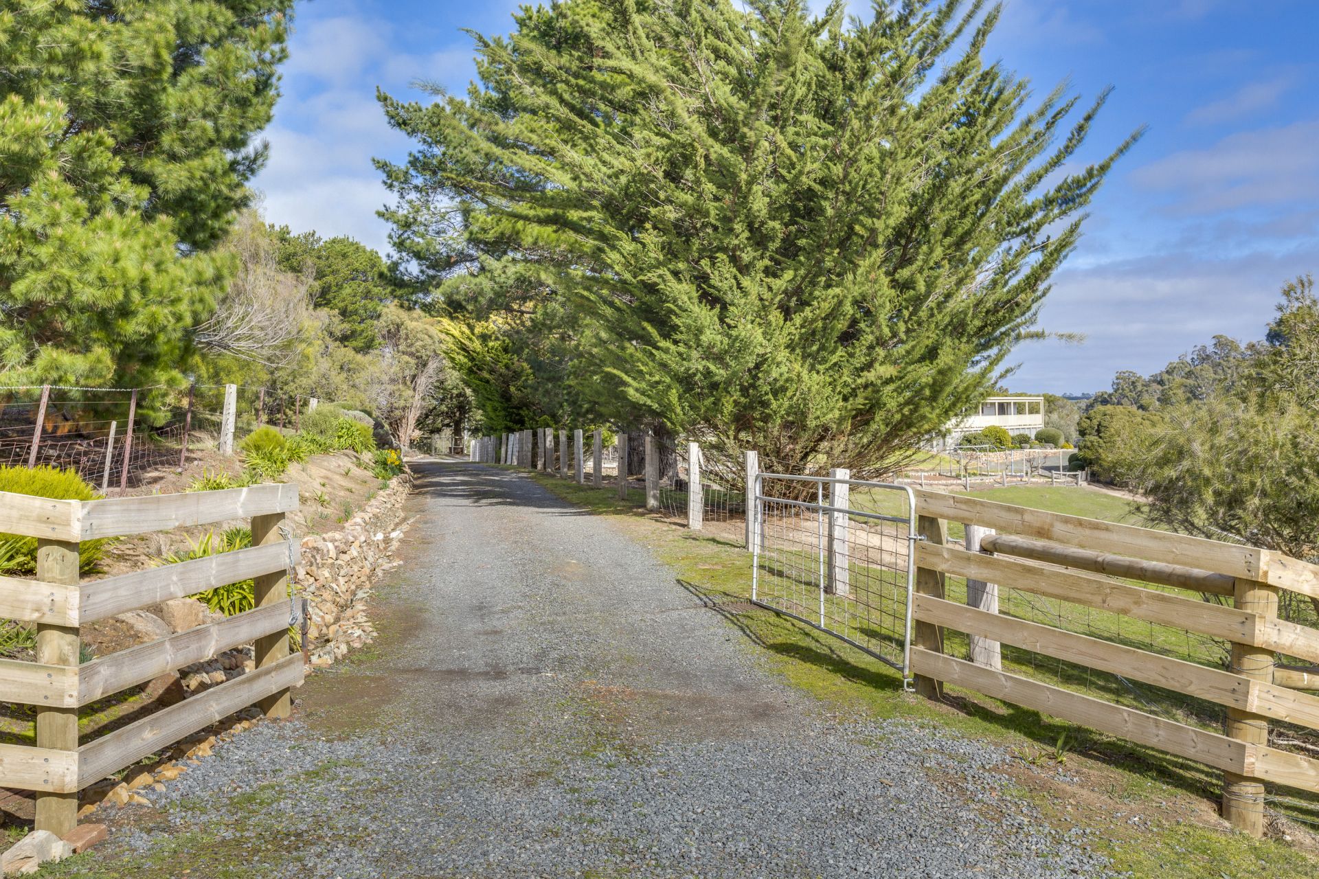33 Wallaby Drive, Greendale - Thumbnail 3