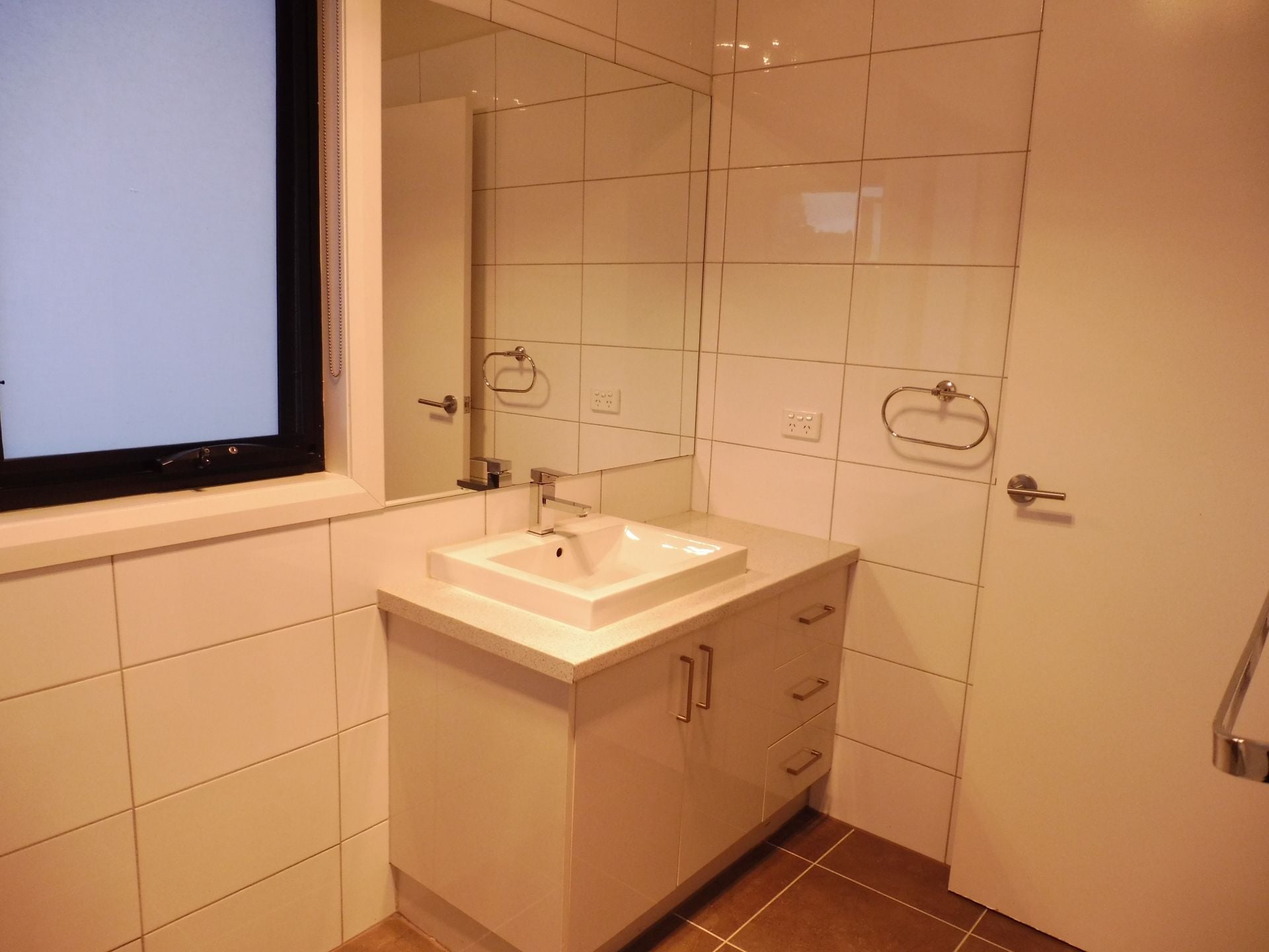 AS NEW 3 BEDROOM TOWNHOUSE