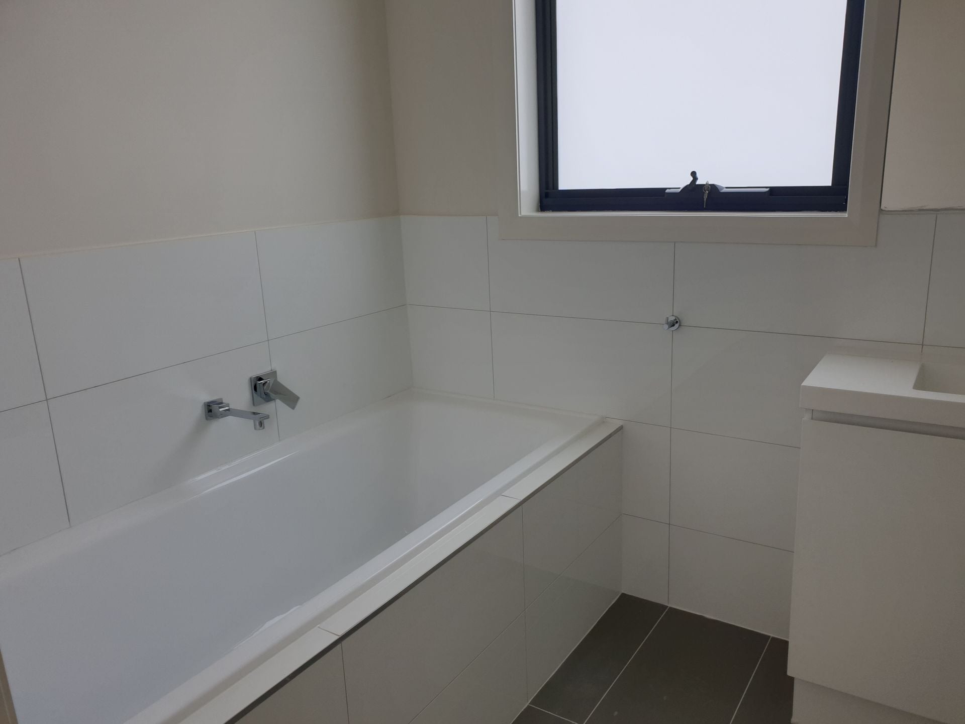 NEWLEY BUILT TOWNHOUSE