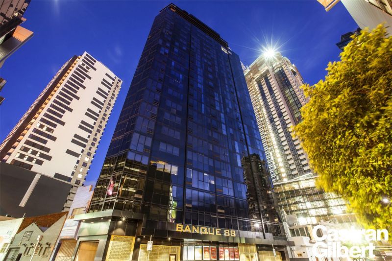 1705/33 Clarke Street, Southbank - Thumbnail 2