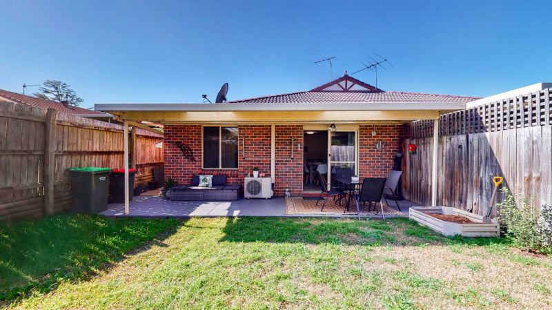 Torrens Title duplex with no strata fees