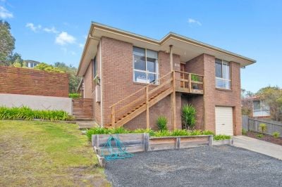 3
 
 
 
  
 
 
 2
 
 
 
  
 
 
 1
 
 
 
 
 
 
 
 6 Tatiana Close, Devonport TAS 7310, Devonport - Thumbnail 3
