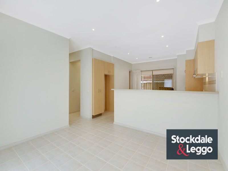 8 Sanderling Avenue SOUTH MORANG, South Morang - Thumbnail 6