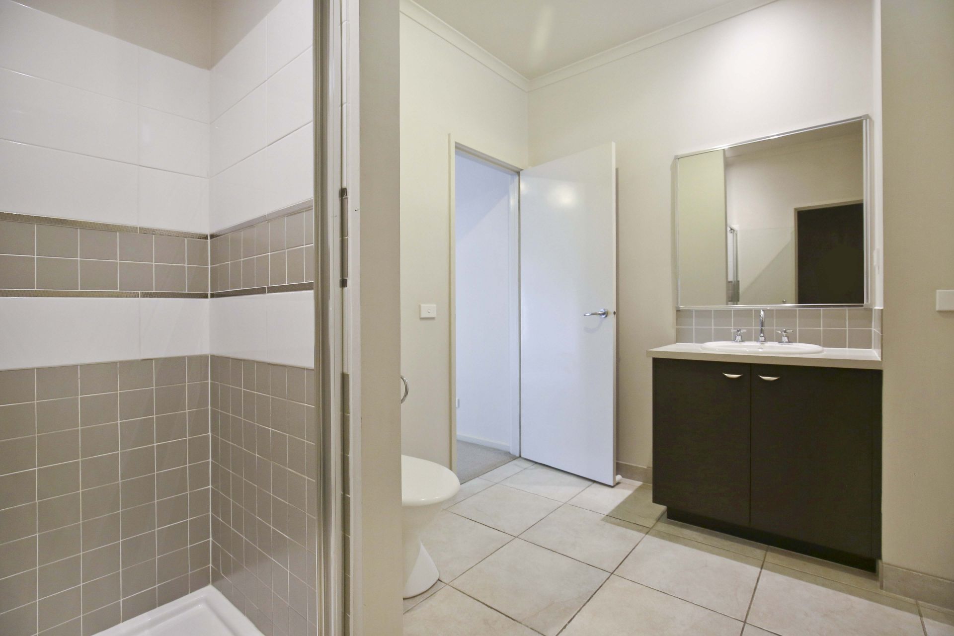 STYLISH TOWNHOUSE OPPOSITE PARKLAND  *Insp Thu 5th Jul @ 5:00pm*