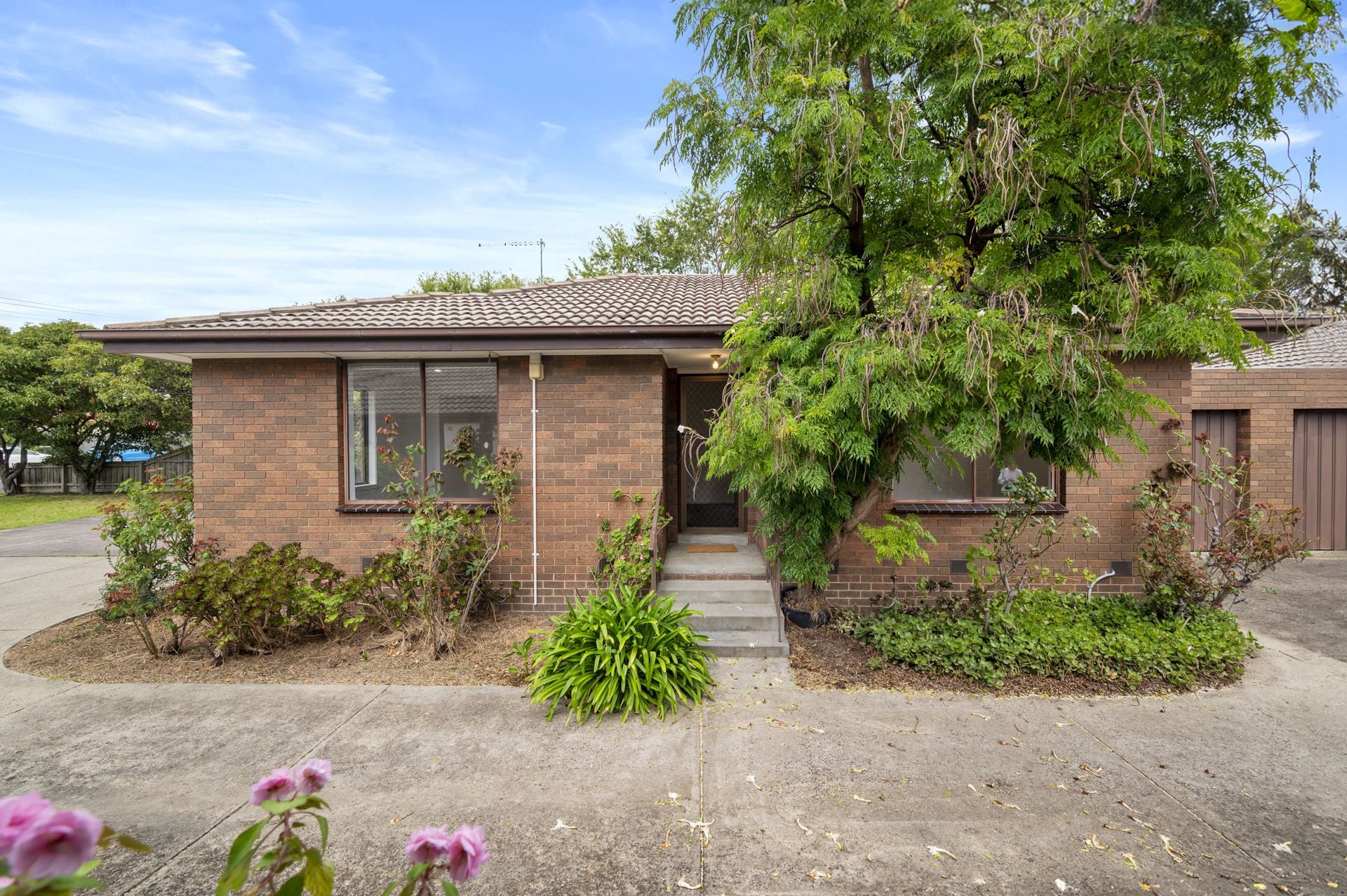 Renovated Unit in Ideal Locale