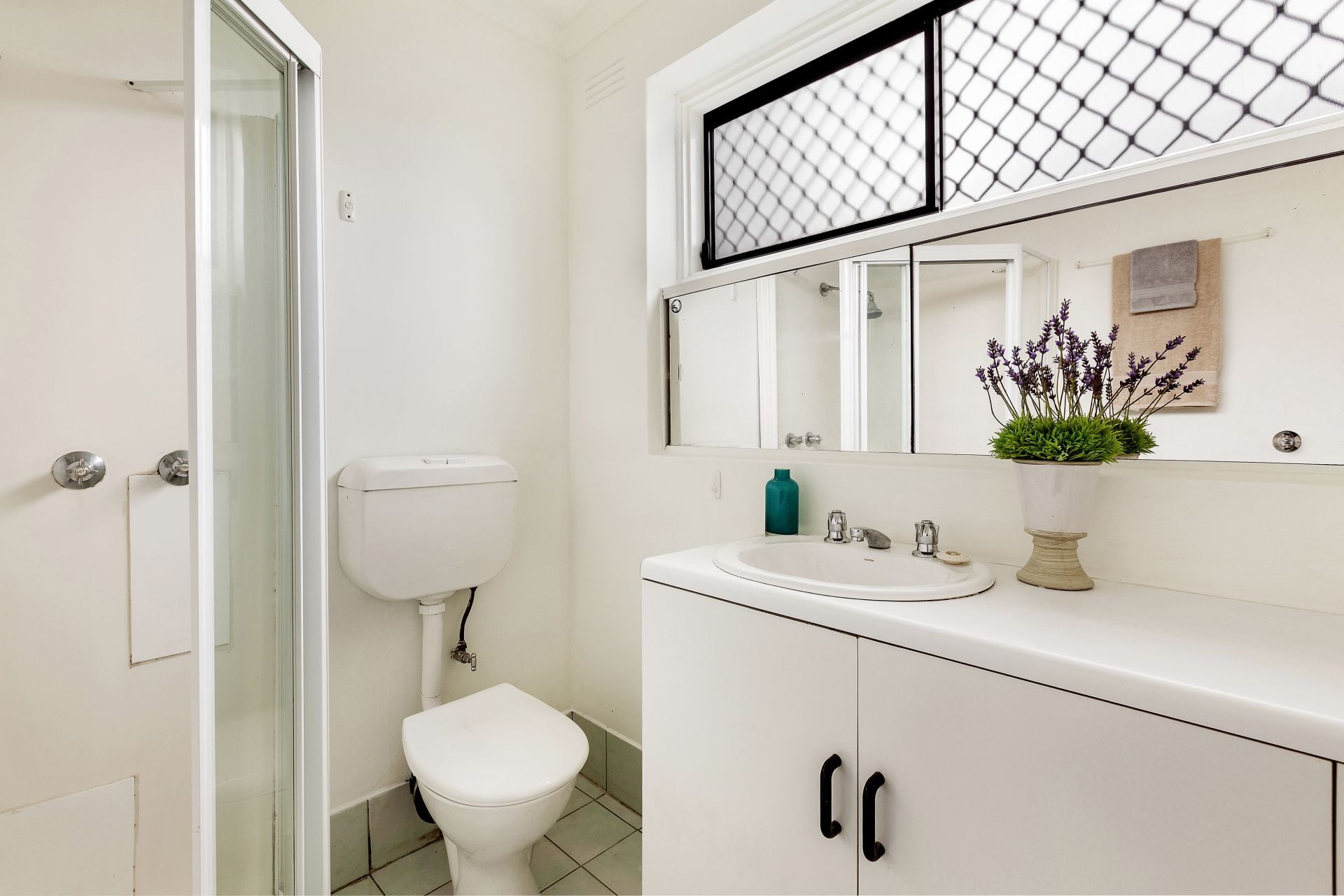 Beautifully presented unit!