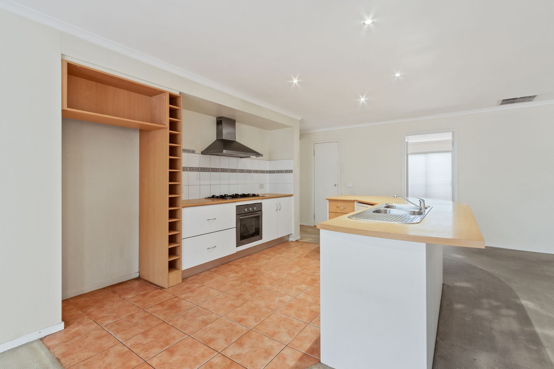 Low Maintenance 5 Bedroom Home!