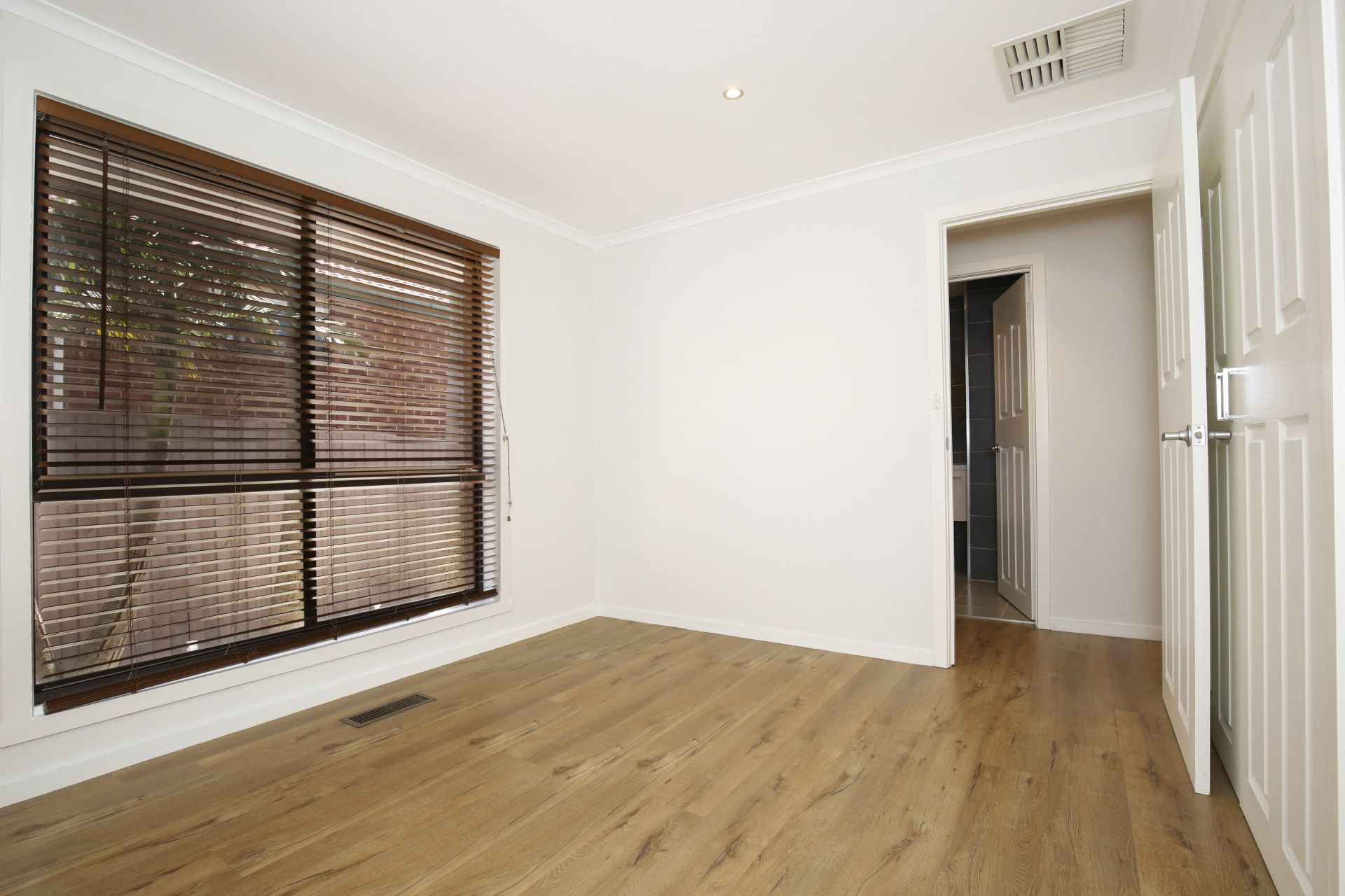 LOCATION, LOCATION, LOCATION!   *Insp Wed 24th Oct @ 4:50pm*