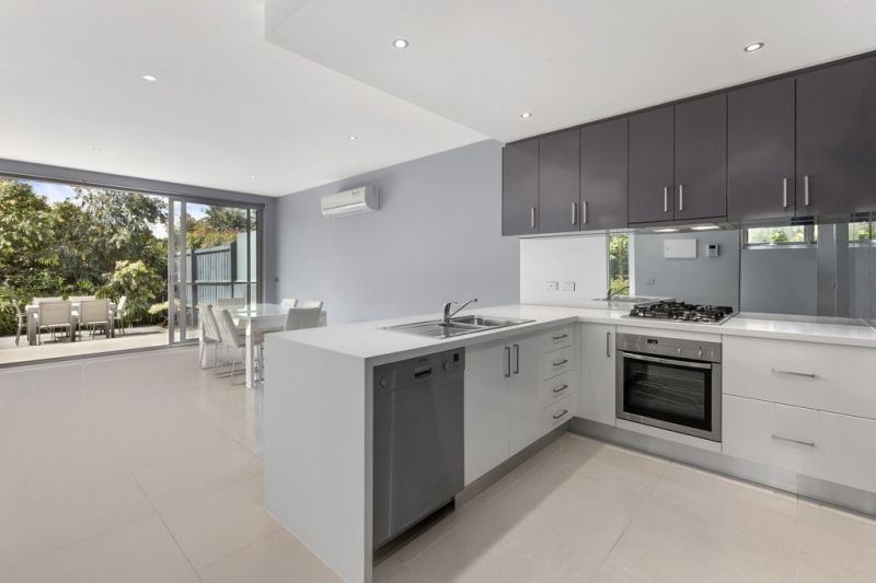 2/355 Burwood Highway, Burwood - Thumbnail 2