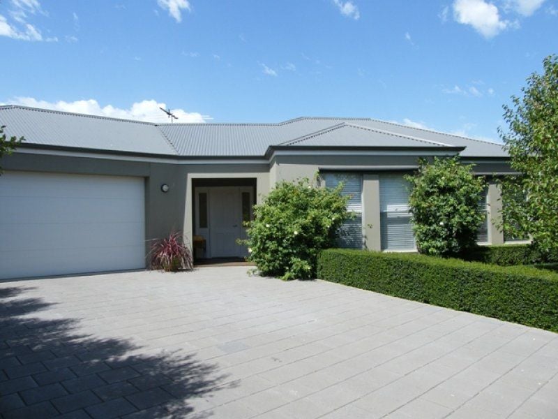 13 Saint Martins Drive MOUNT GAMBIER SA, Mount Gambier - Thumbnail 2