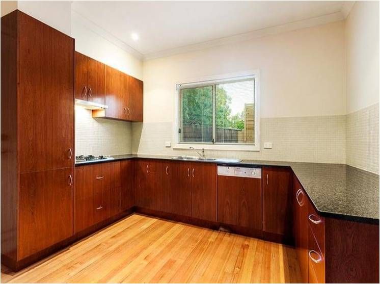 Stunning Townhouse in Viewbank College Zone