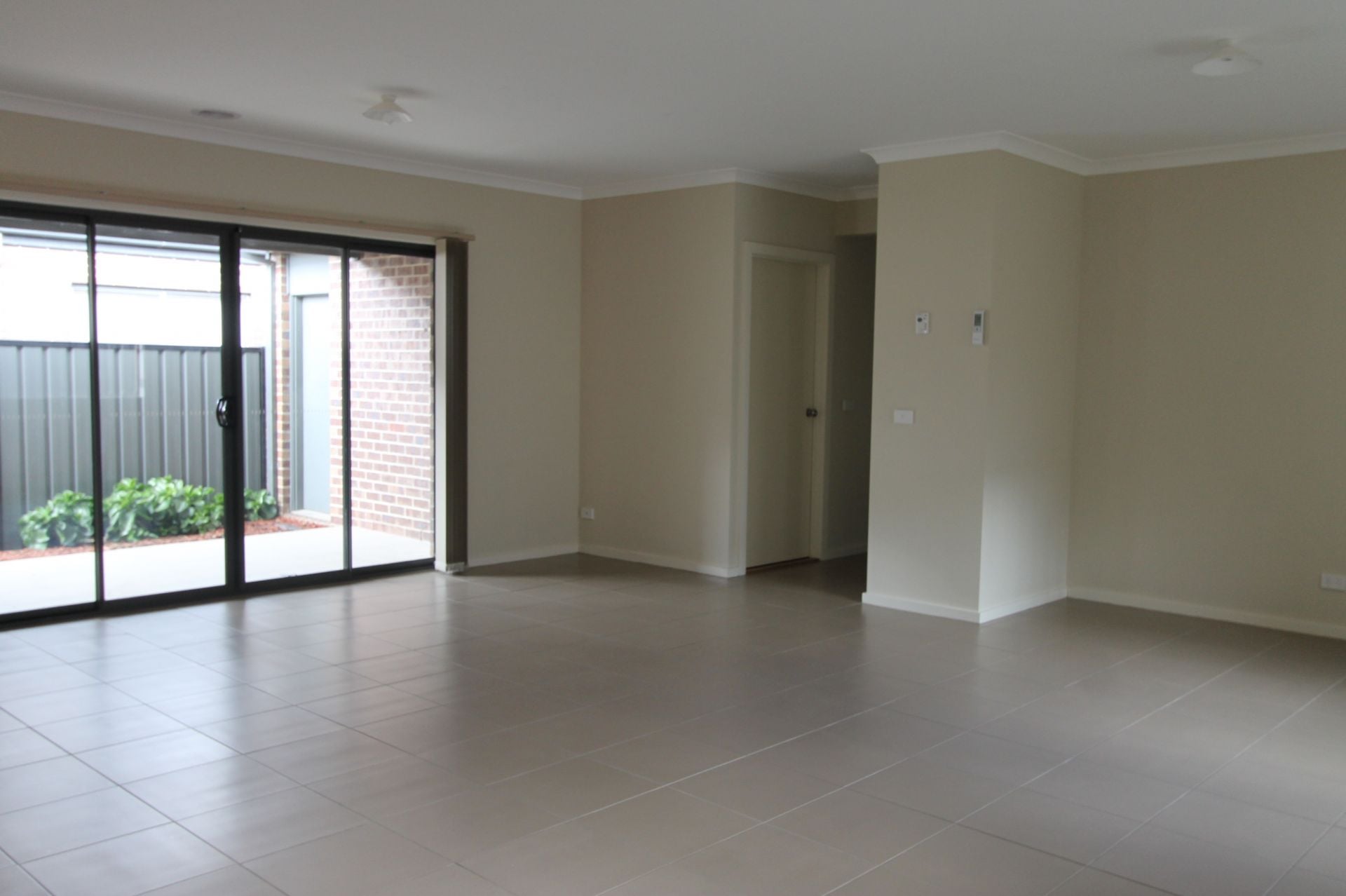 SPECTACULAR FAMILY HOME IN MERNDA!!!