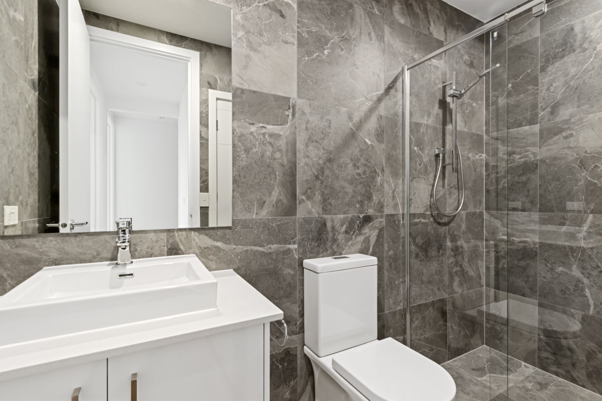 Brand new, luxury townhouse!