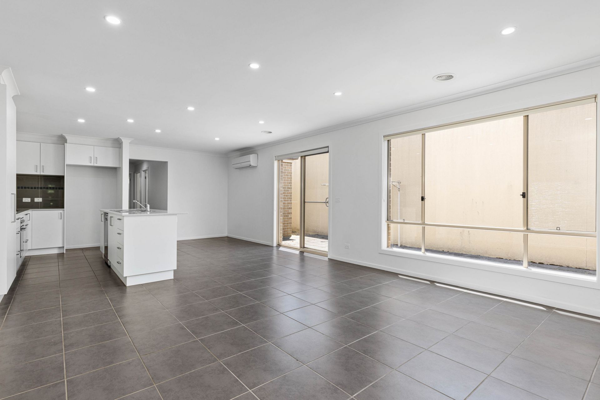 64 Warburton Drive, Lucas, Lucas - Thumbnail 7