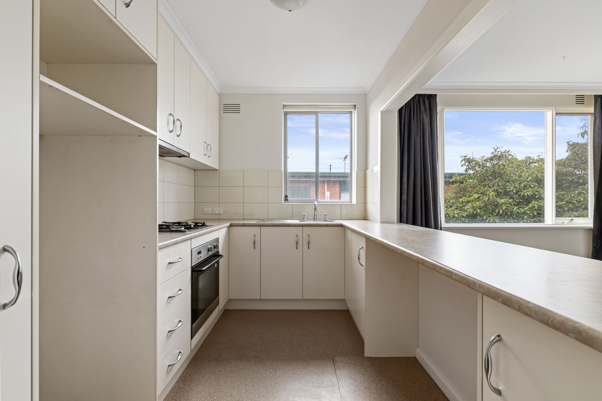Freshly Updated Apartment in Prime Essendon Location