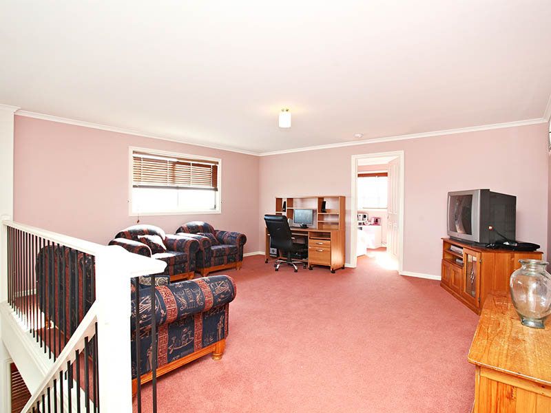 47 Grampians Way, Caroline Springs - Thumbnail 6