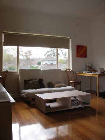 Perfect Location! 2 Bedroom in heart of Ivanhoe