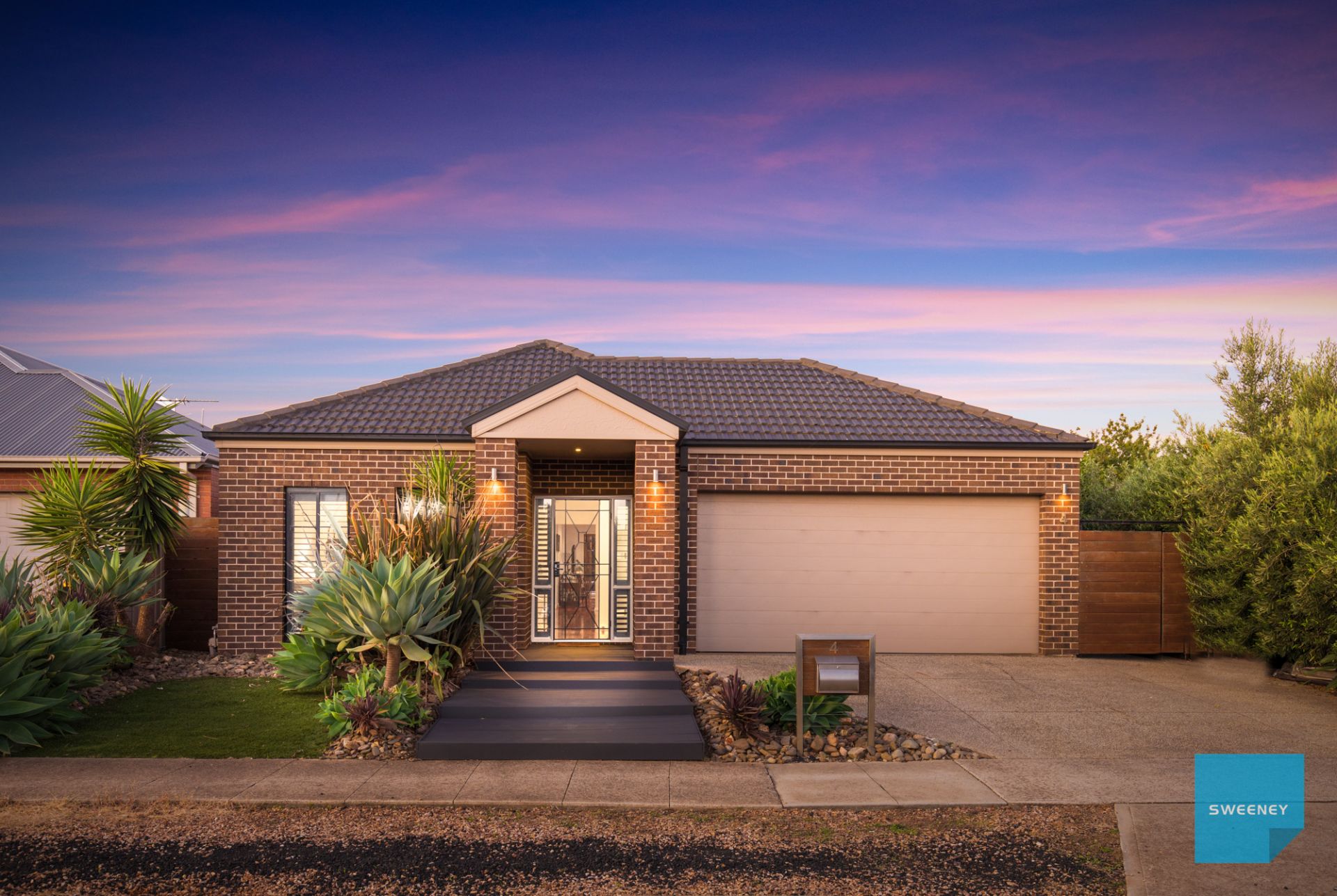 4 Hascombe Drive, Caroline Springs - Thumbnail 2