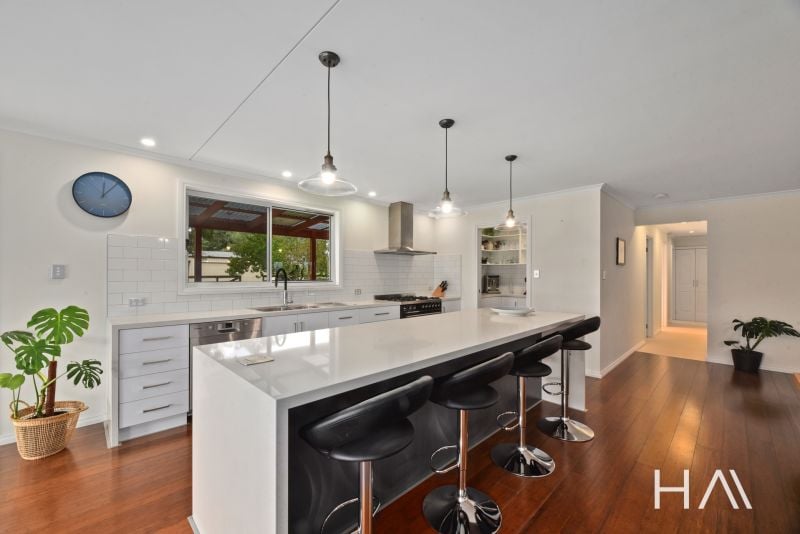 5 South Street Westbury, Westbury - Thumbnail 2