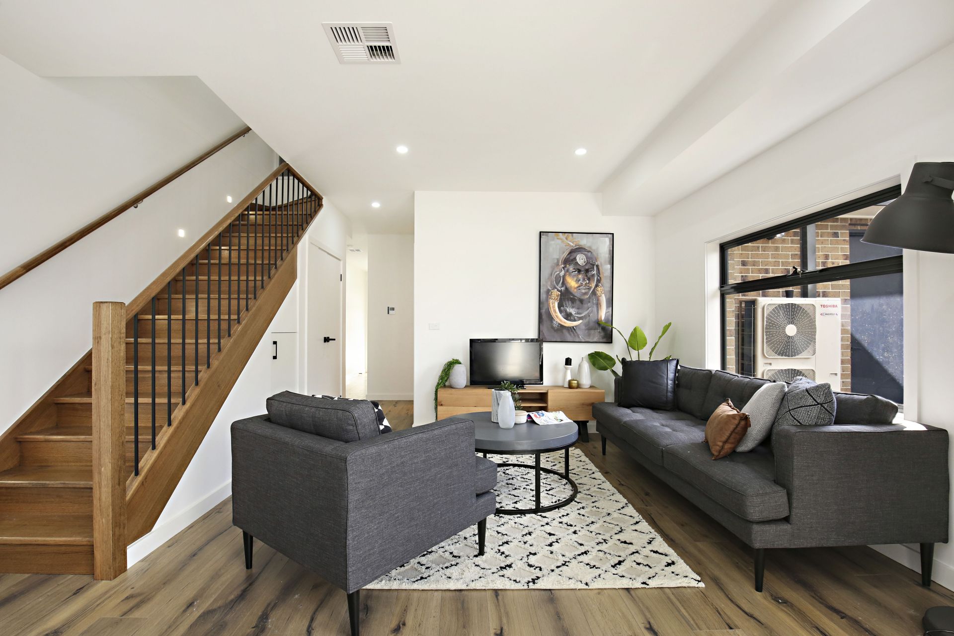 LUXURY LIVING IN THE NORTH!