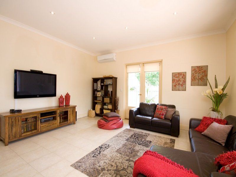 24 Dunbar Terrace Glenelg East 5045