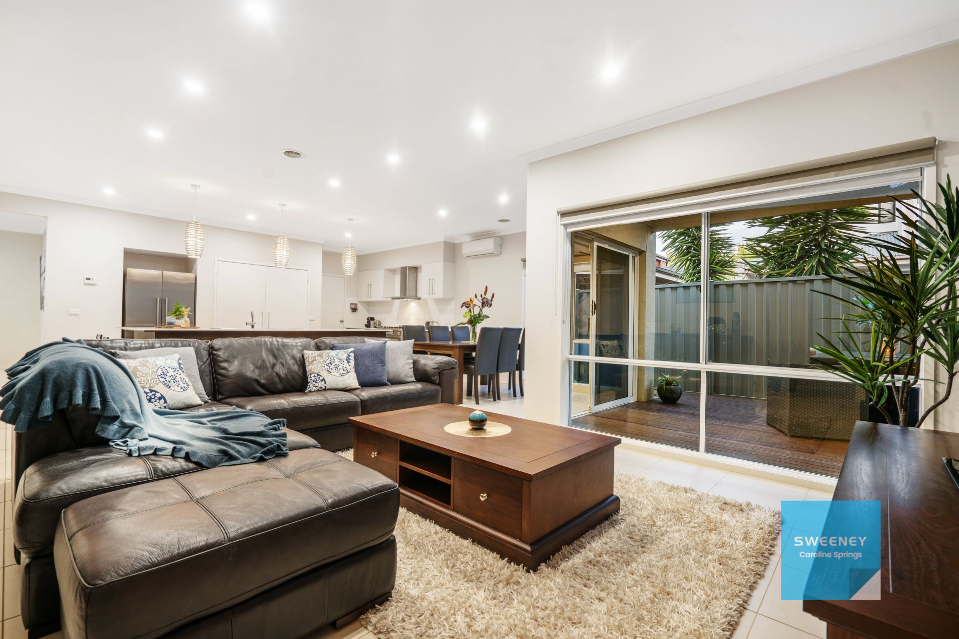 6 Scotsburn Place, CAROLINE SPRINGS Sweeney Estate Agents