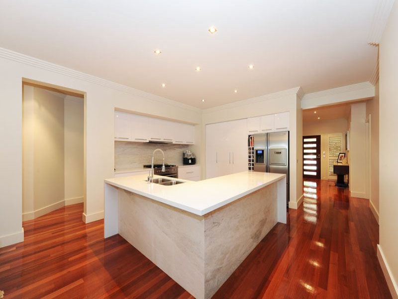 2 Beechwood Parade, Sanctuary Lakes - Thumbnail 3