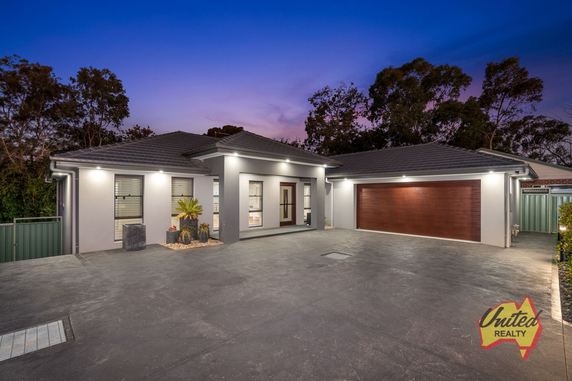 363A Thirlmere Way, Thirlmere United Realty