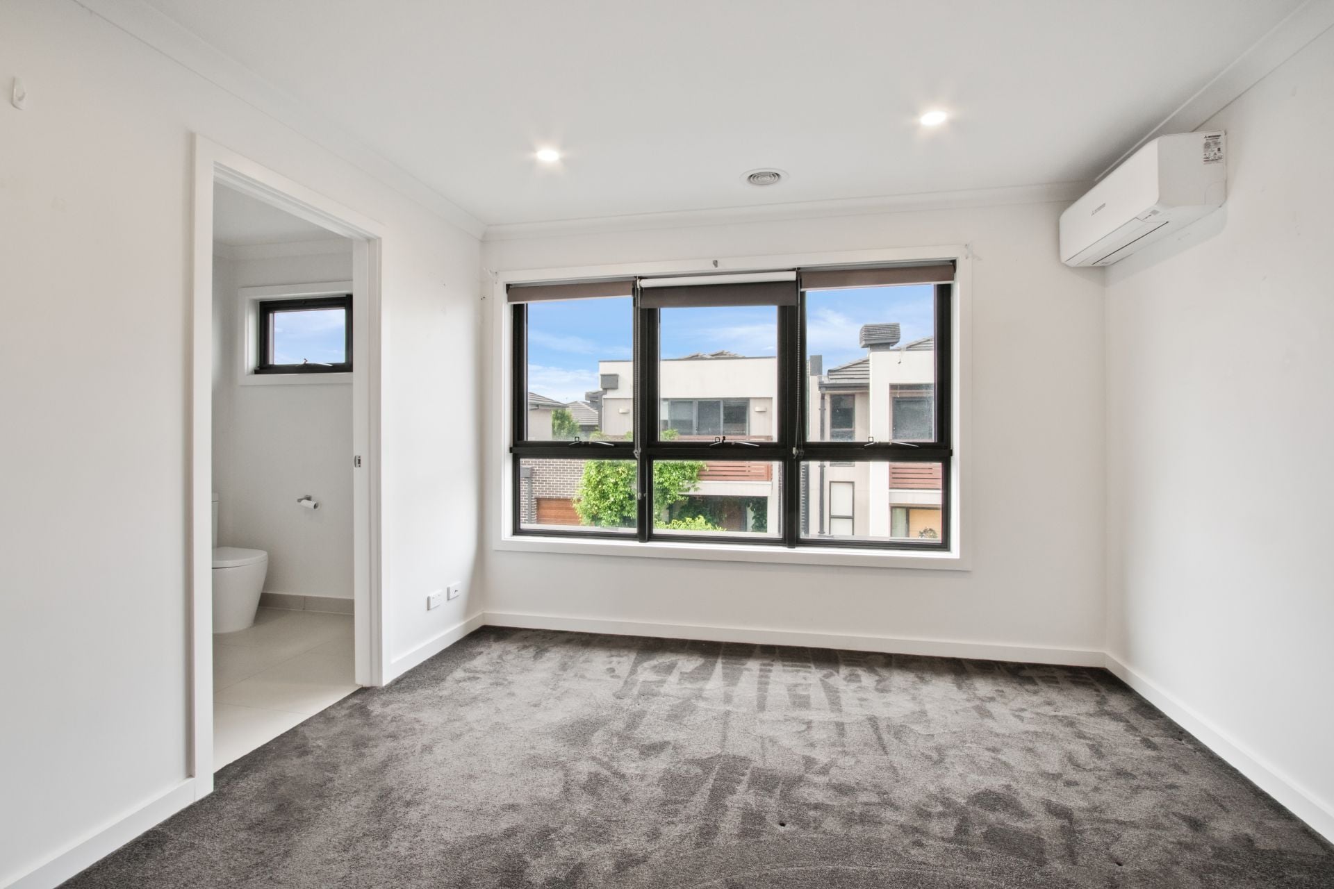 STYLISH DESIGN AND CONVENIENT LIFESTYLE