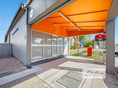 FREESTANDING OFFICE - EXCEPTIONAL EXPOSURE!