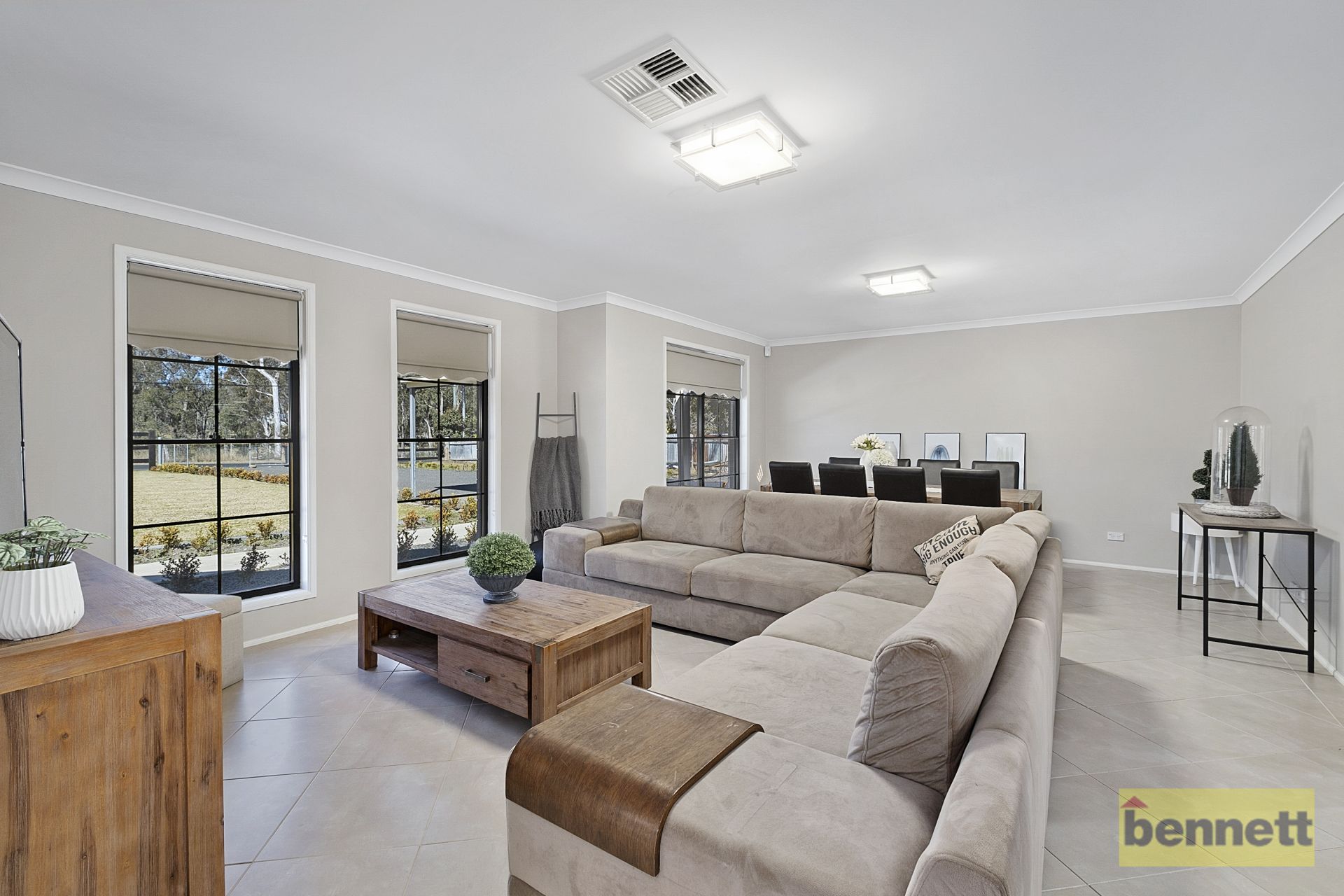 5.2 ACRES – MAGNIFICENT HOME, Londonderry - Thumbnail 3