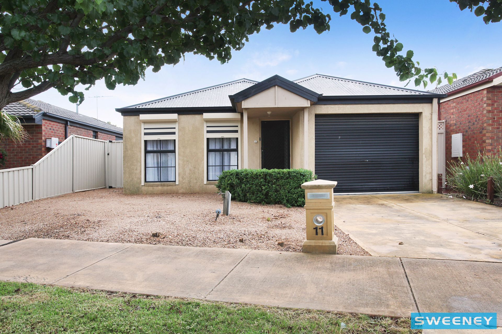 11 Elphinstone Way, Caroline Springs - Thumbnail 2