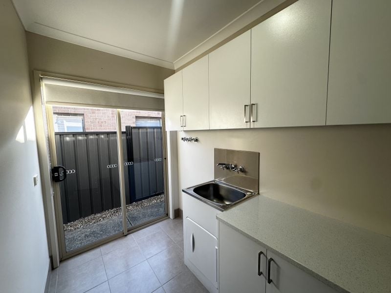 24 Watergum Avenue, Craigieburn