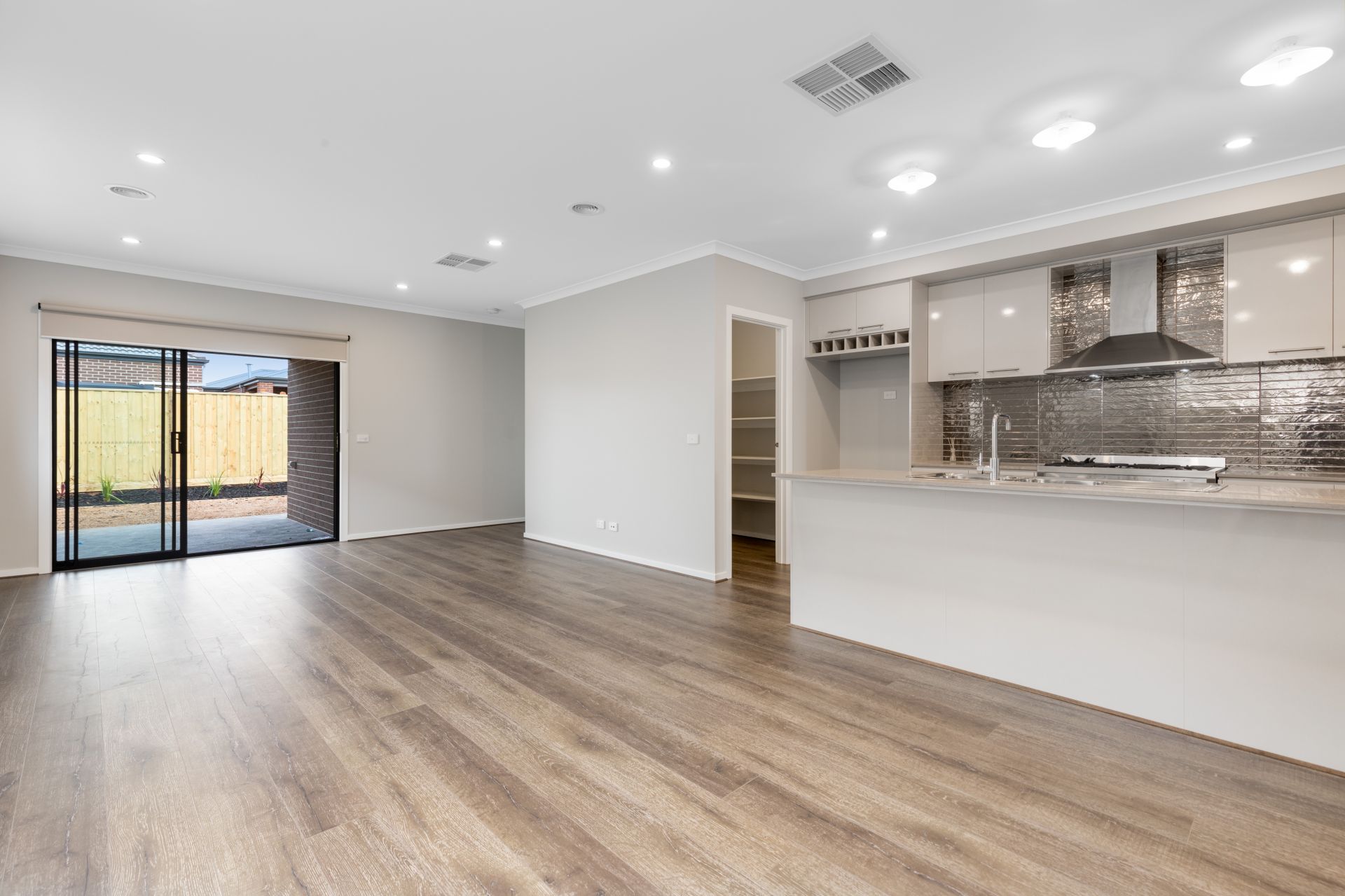 32 Sadie Avenue, Thornhill Park - Thumbnail 5
