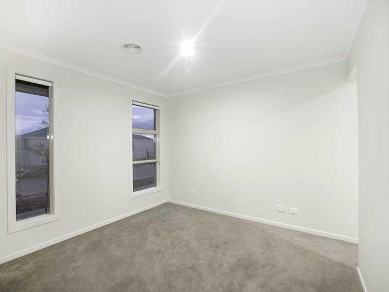 22 Palace Road, Point Cook - Thumbnail 4