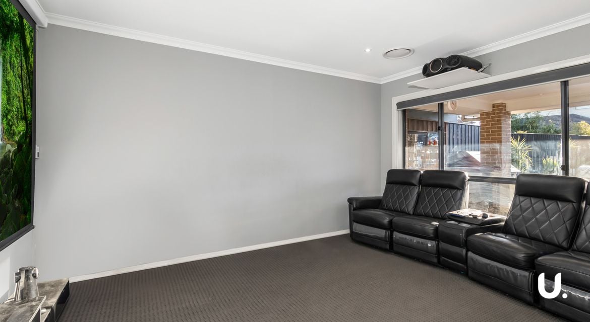 Colebee 6 Kirkwood Crescent