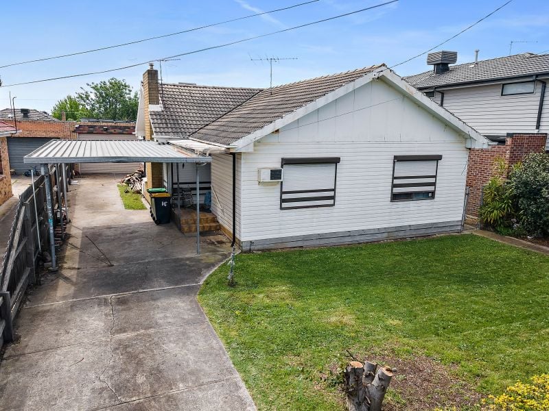 16 Central Avenue, Thomastown