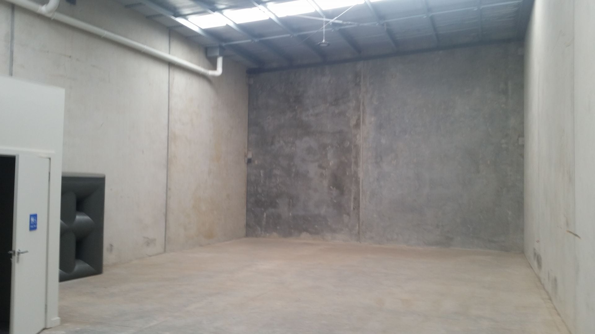NEW MODERN WAREHOUSE