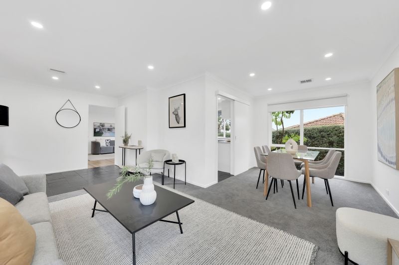 8 Nevern Court, Mill Park