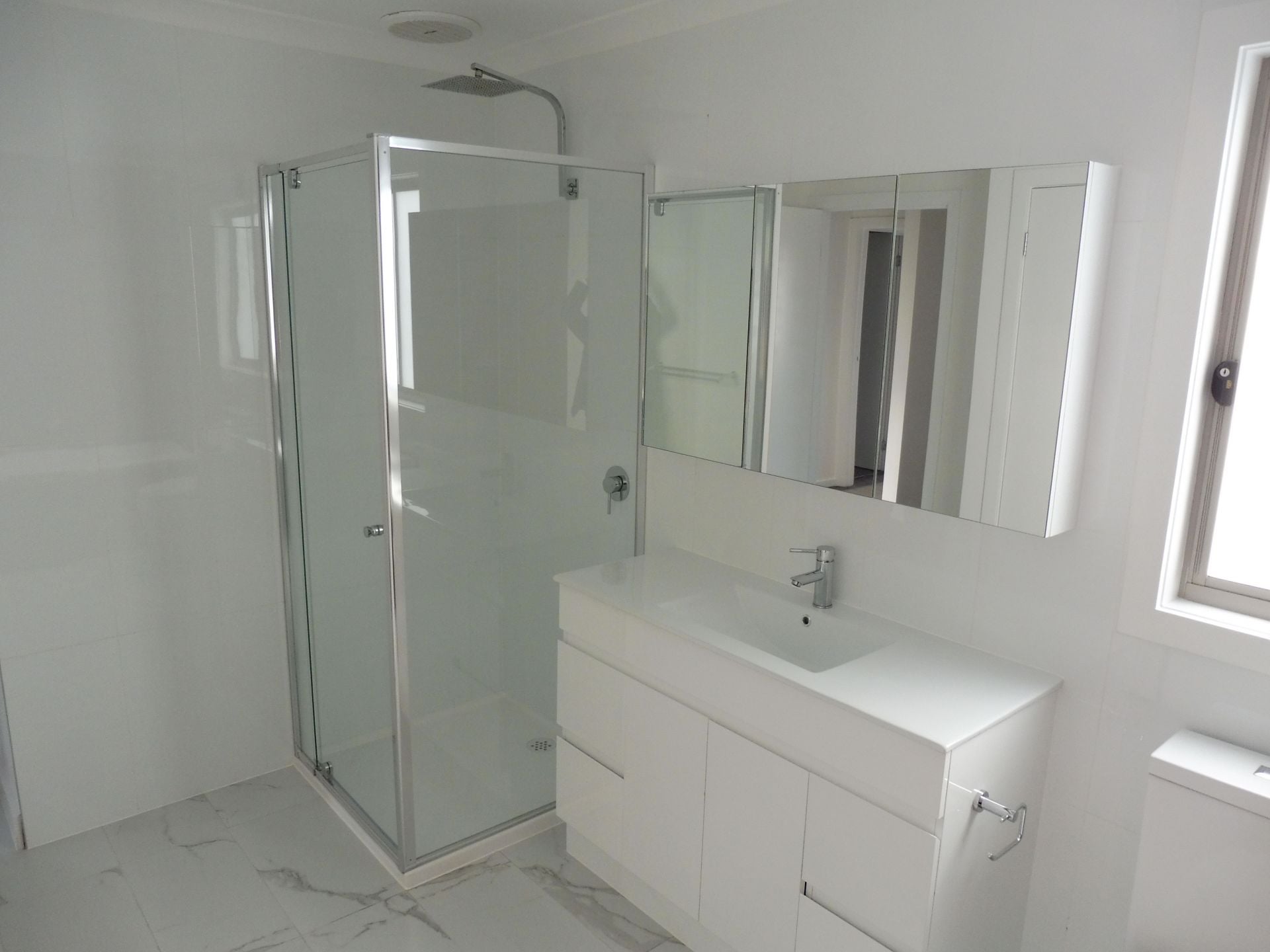 Brand New 6 Star Contemporary Living Townhouse